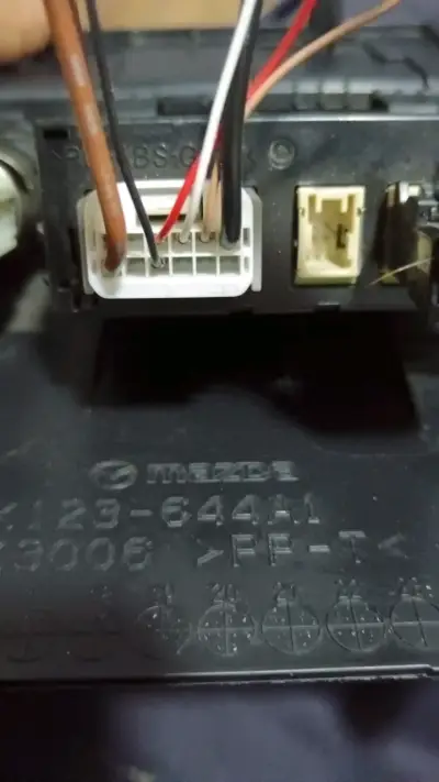 Estación de carga compacta USB - miniatura 4