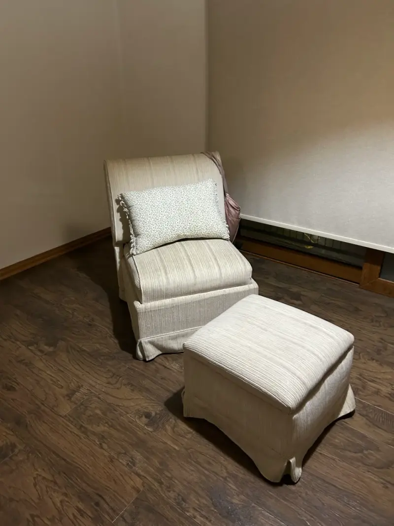 Sillón reclinable con ottoman beige - 1