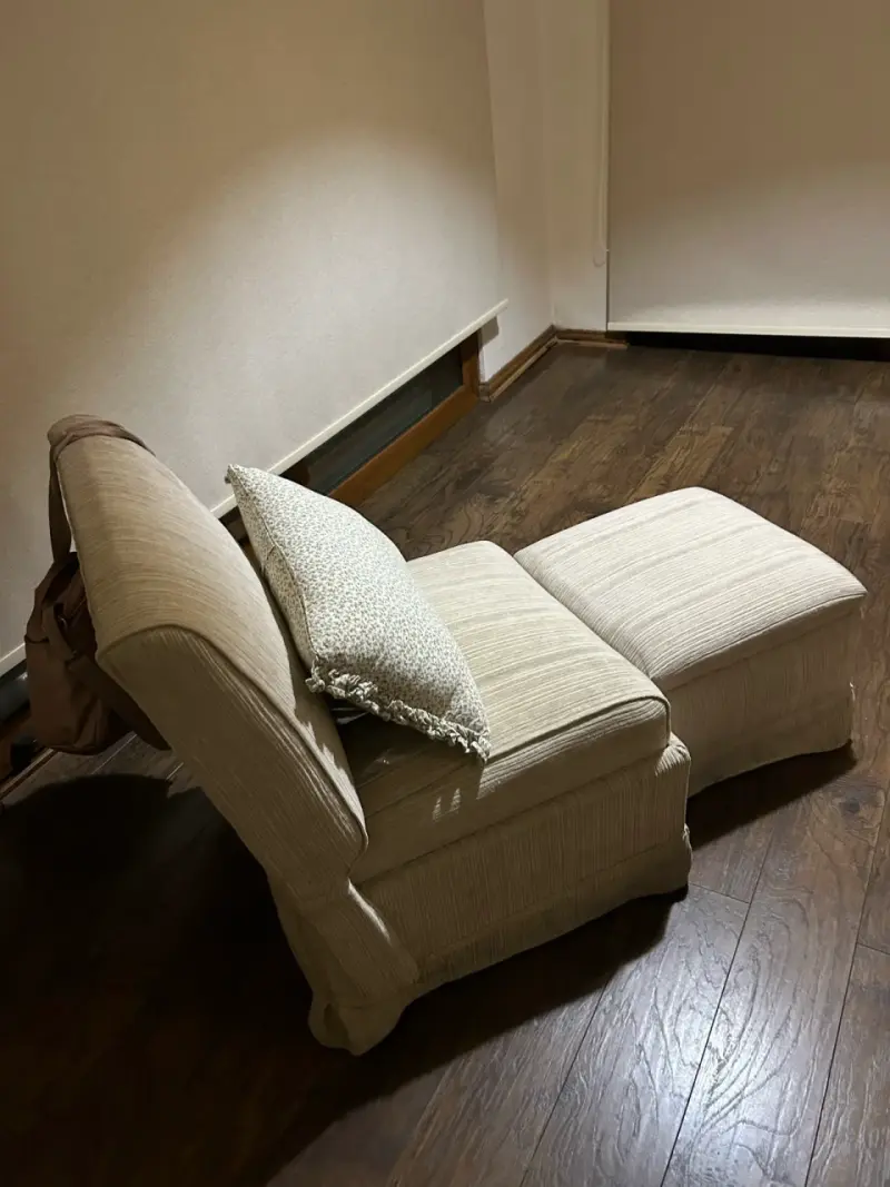 Sillón reclinable con ottoman beige - 3