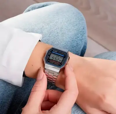 Reloj Casio A168w-1 Retro Unisex Acero Inox - miniatura 3