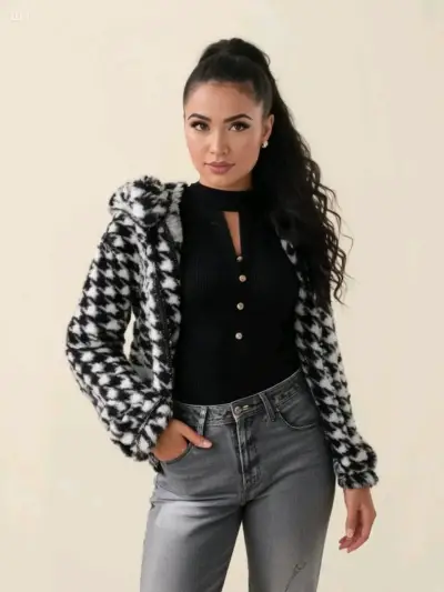 Chaqueta de cuadros blancos y negros. - miniatura 3