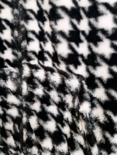 Chaqueta de cuadros blancos y negros. - miniatura 6