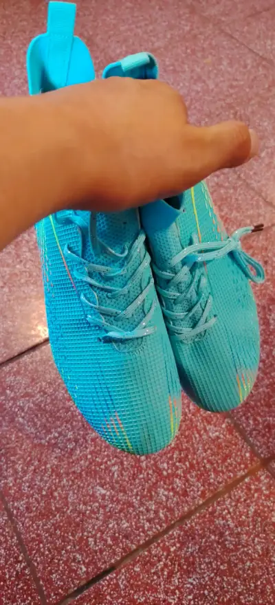 Zapatillas de fútbol turquesa con toperoles - miniatura 3
