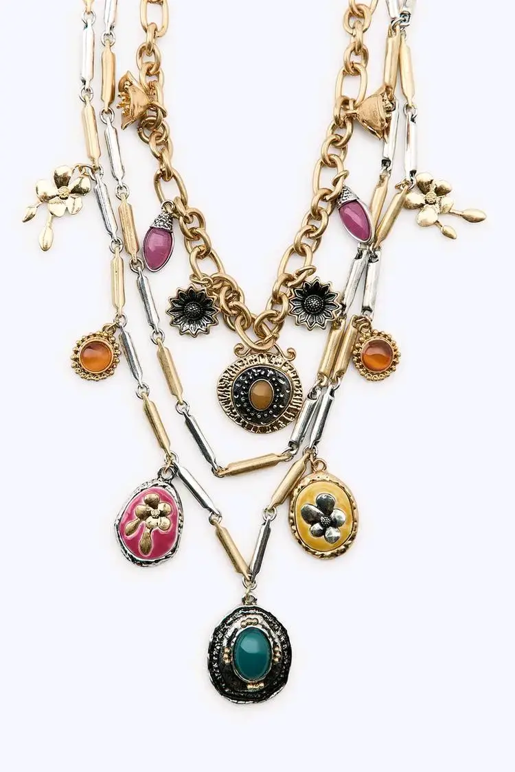 Collares Zara multicadena con dijes - 1