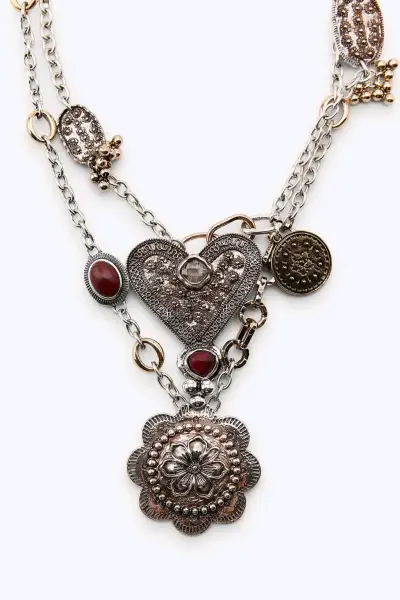 Collar Zara dorado con corazones - miniatura 3
