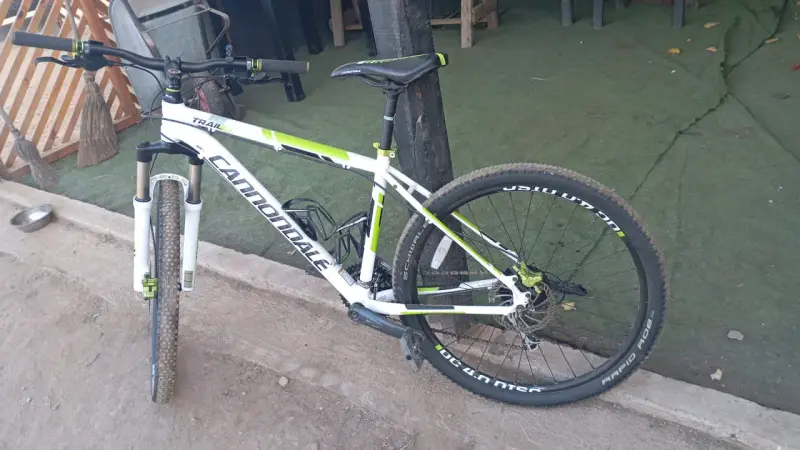 Bicicleta montaña blanca - 5