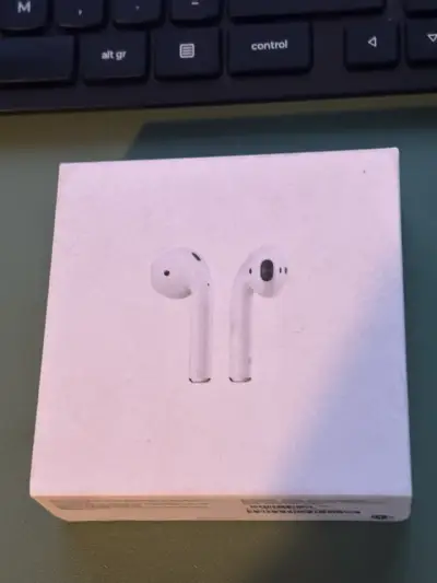 Audífonos Apple Airpods con estuche - miniatura 3