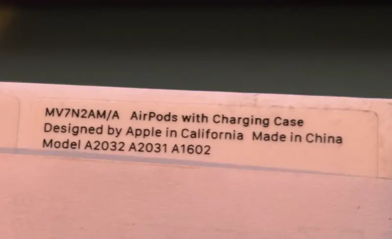 Audífonos Apple Airpods con estuche - 5