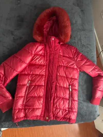 Parka roja sybilla - miniatura 2