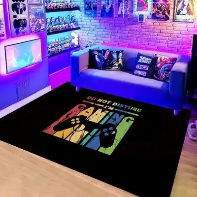 Alfombra gamer negra con diseño - miniatura 1