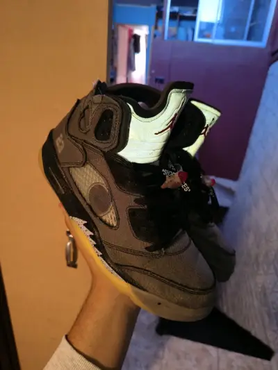 Zapatillas negras con logo - miniatura 2