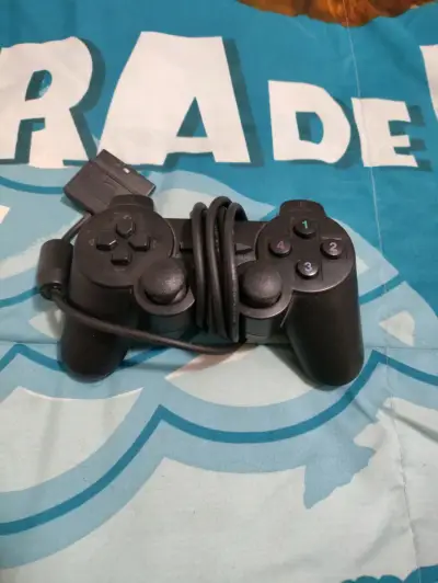 PlayStation 2 con control, memory Card y cables - miniatura 2