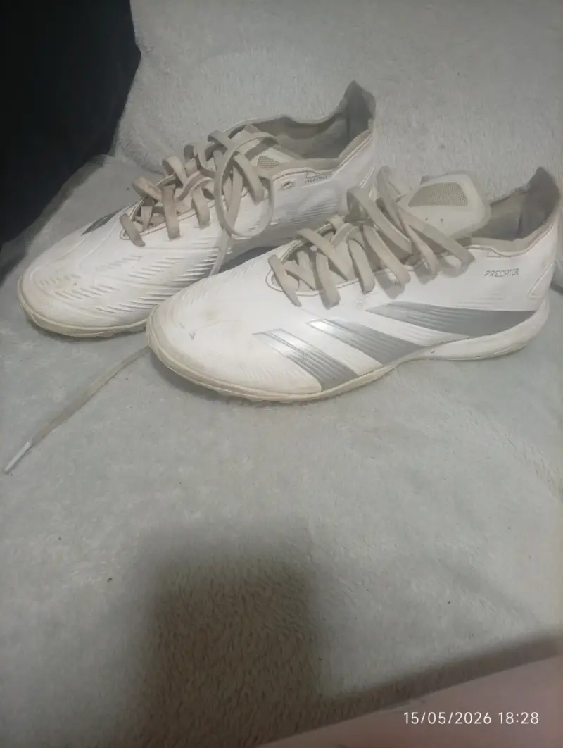 Zapatos deportivos blancos