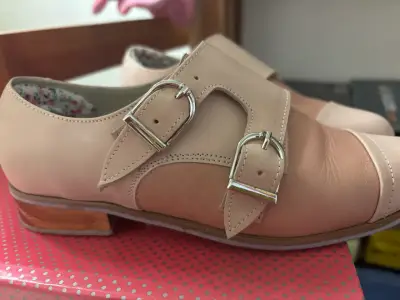 Zapatos planos nude con hebillas, confección chile - miniatura 2