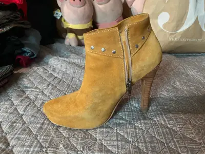 Botines taco alto mostaza - miniatura 2