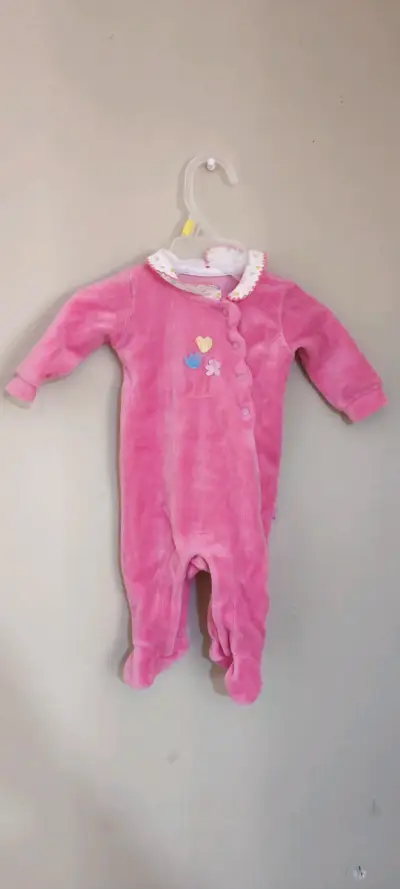 Pijama rosado para bebé - miniatura 1