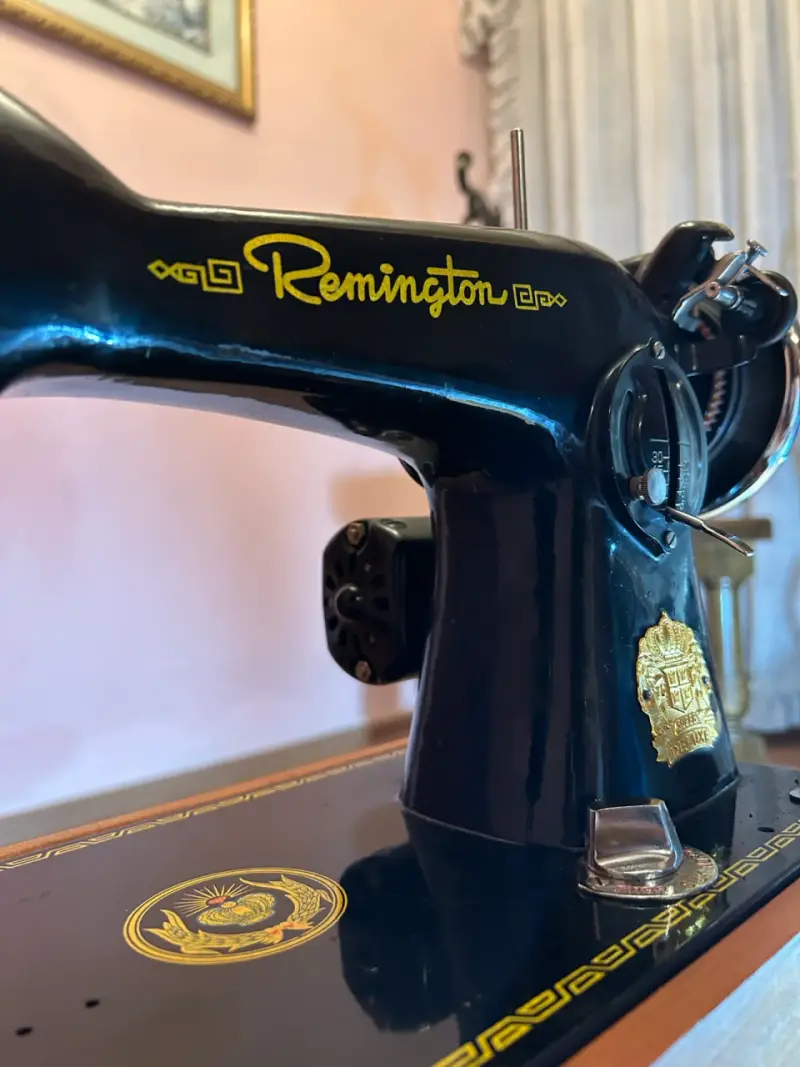 Máquina de coser Remington Super Deluxe vintage - 3