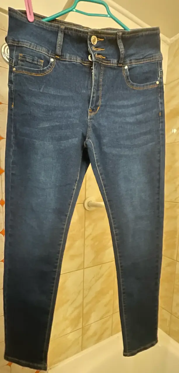 Jeans azul oscuro