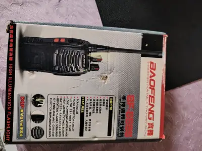 Radios Baofeng con cargadores - miniatura 2