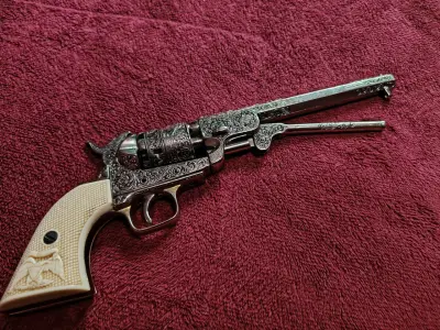 Revólver decorativo antiguo - miniatura 5