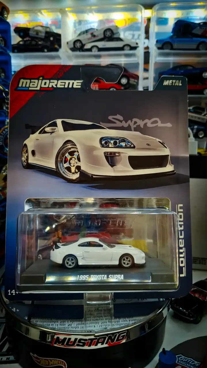 Auto a escala 1/64 Toyota Supra 1995