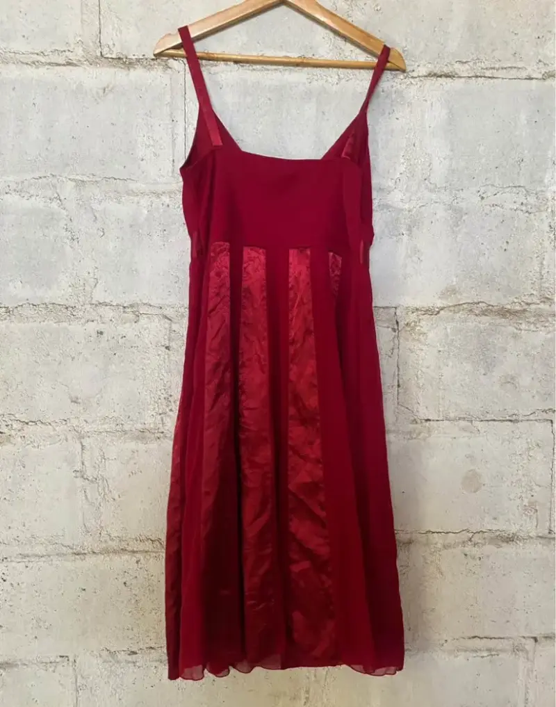 Vestido rojo de tirantes - 3