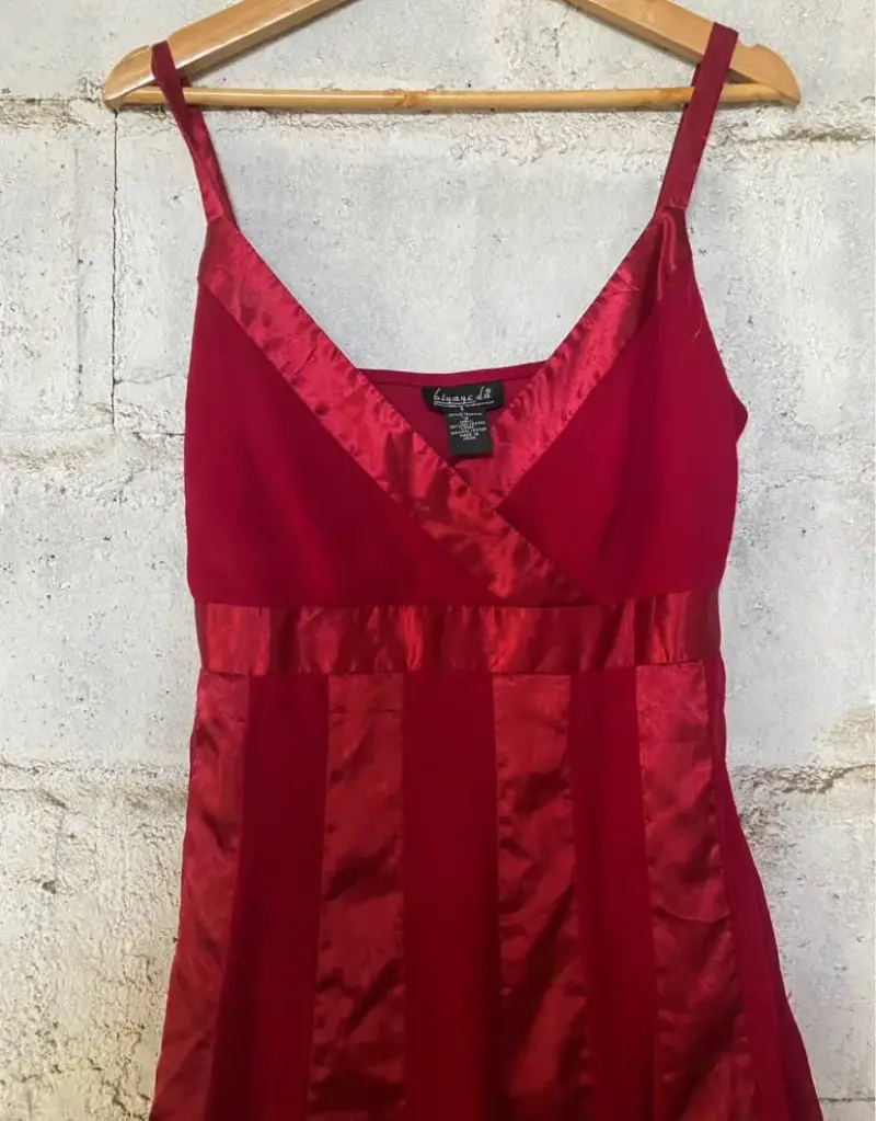 Vestido rojo de tirantes - 4