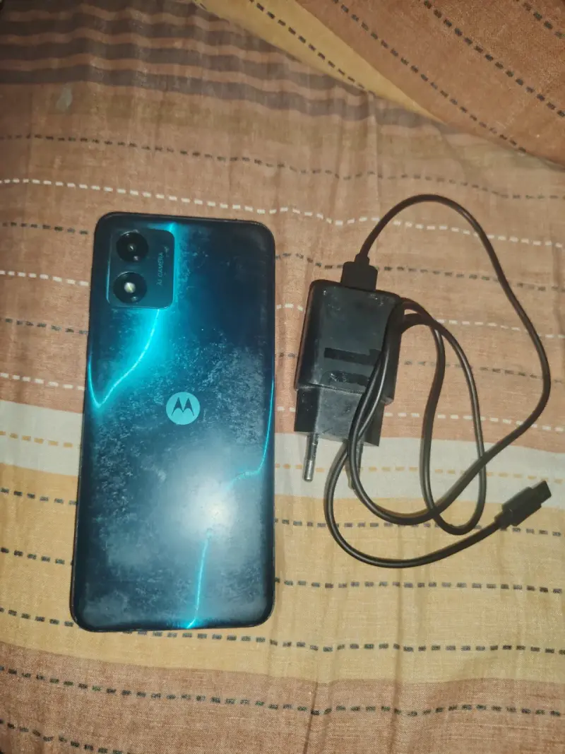 Teléfono Motorola A3 con cargador - 1