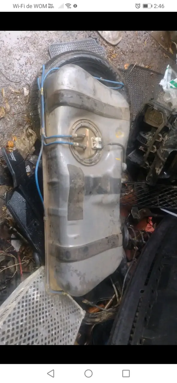 Tanque de combustible usado - 1