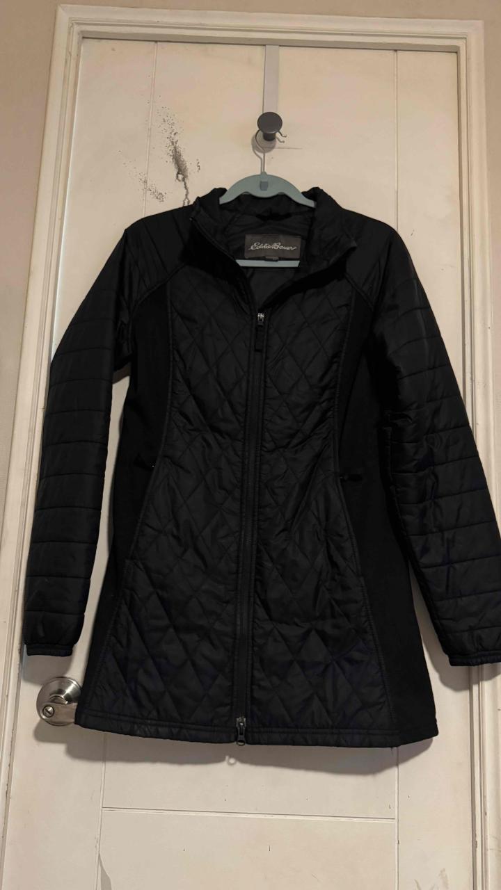 Chaqueta  acolchada negra marca Eddie Baue - 1