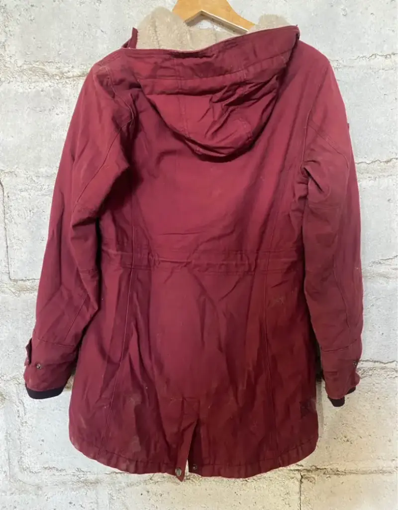 Parka roja con capucha - 4