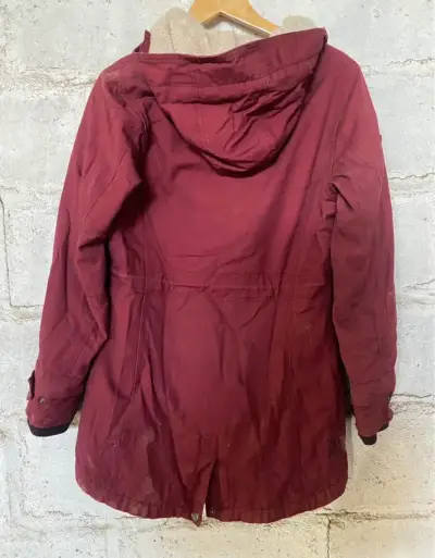 Parka roja con capucha - miniatura 4