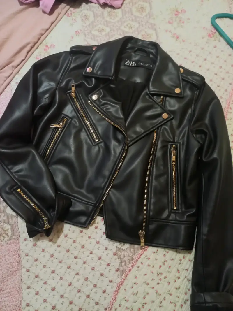 Chaqueta biker negra zara con cierres - 1