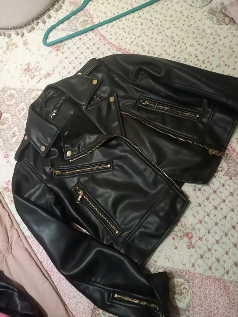 Chaqueta biker negra zara con cierres - 2