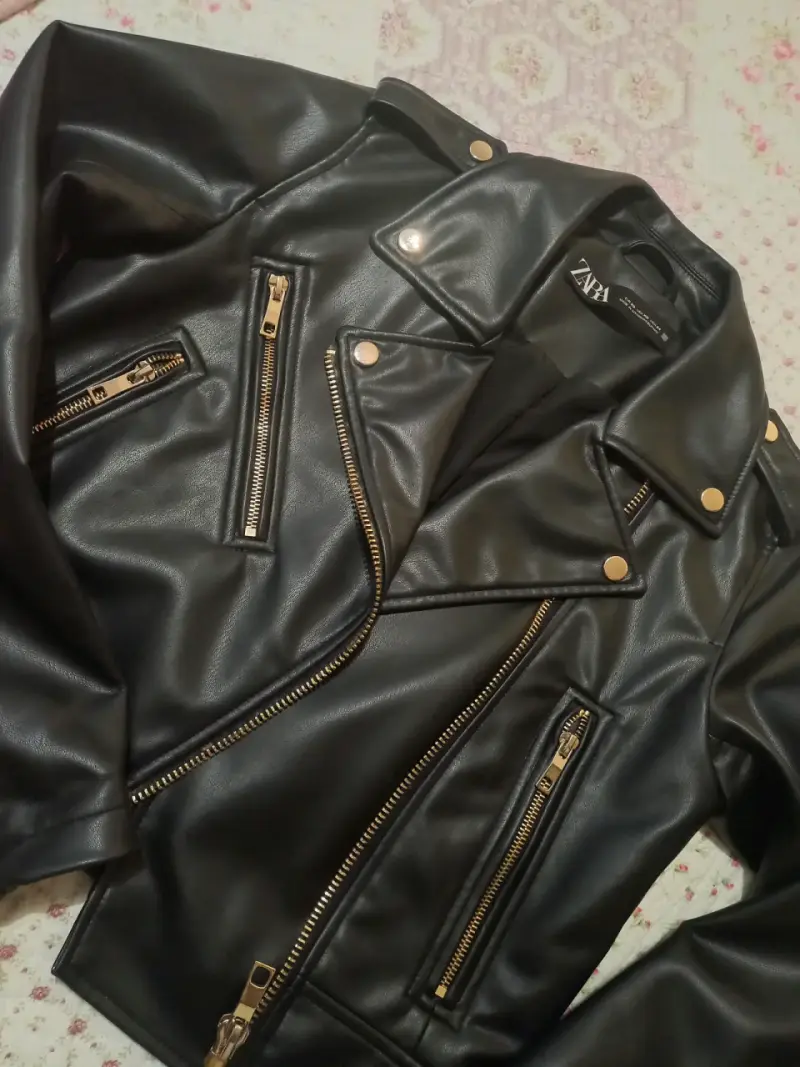 Chaqueta biker negra zara con cierres - 5