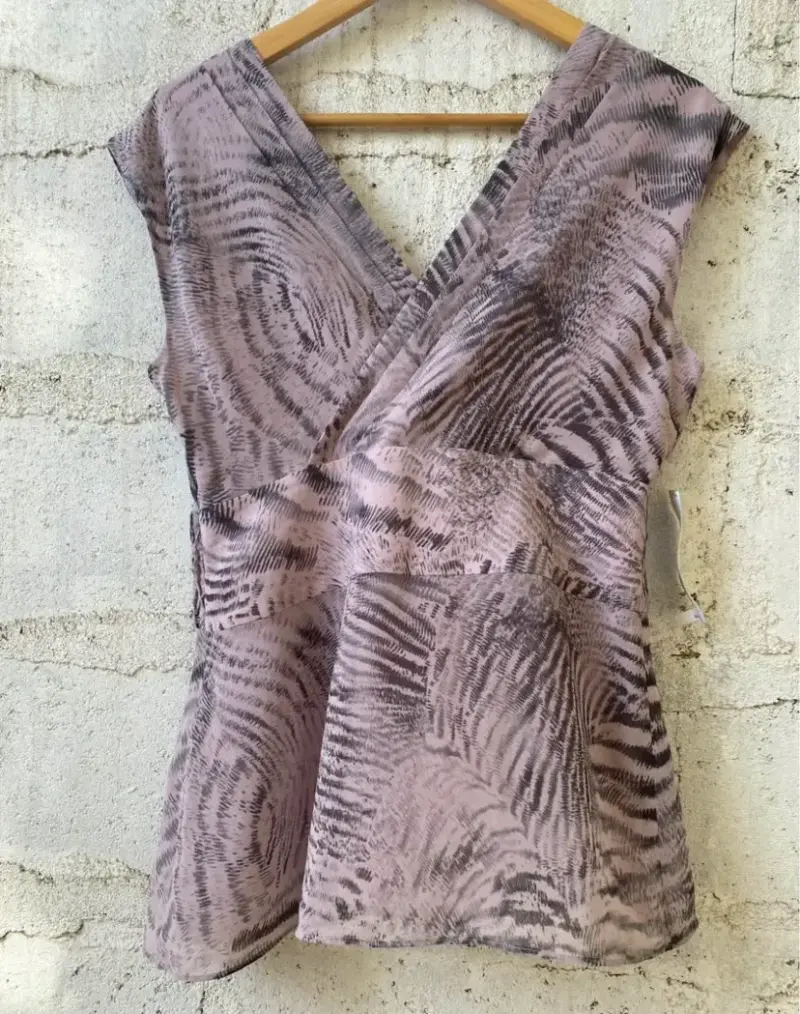 Blusa estampada sin mangas con ETIQUETA - 4
