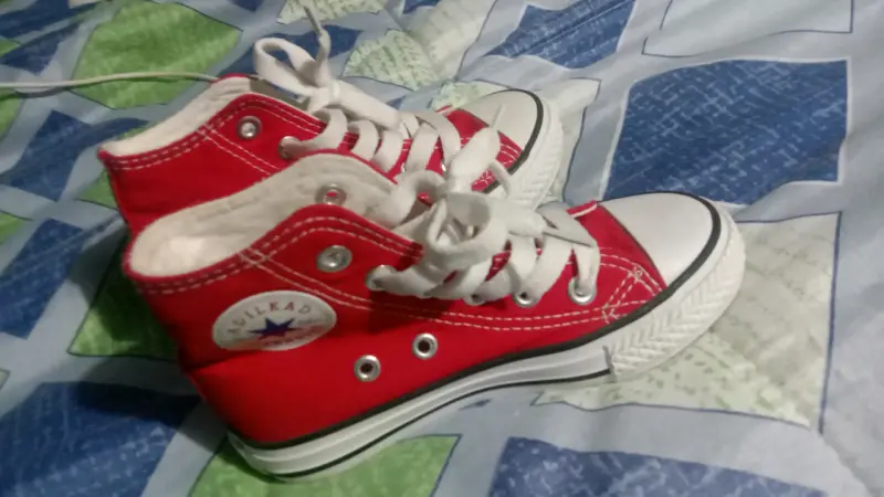 Zapatillas rojas Marvel - 4