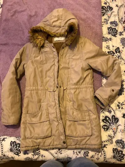 Parka beige con capucha - miniatura 1