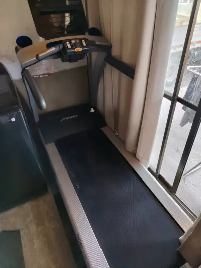 Cinta de correr Life Fitness - miniatura 2