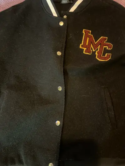 Chaqueta varsity negra MC - miniatura 2