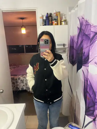 Chaqueta varsity negra MC - miniatura 4