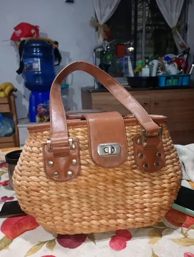 Cartera de mimbre y cuero - miniatura 1