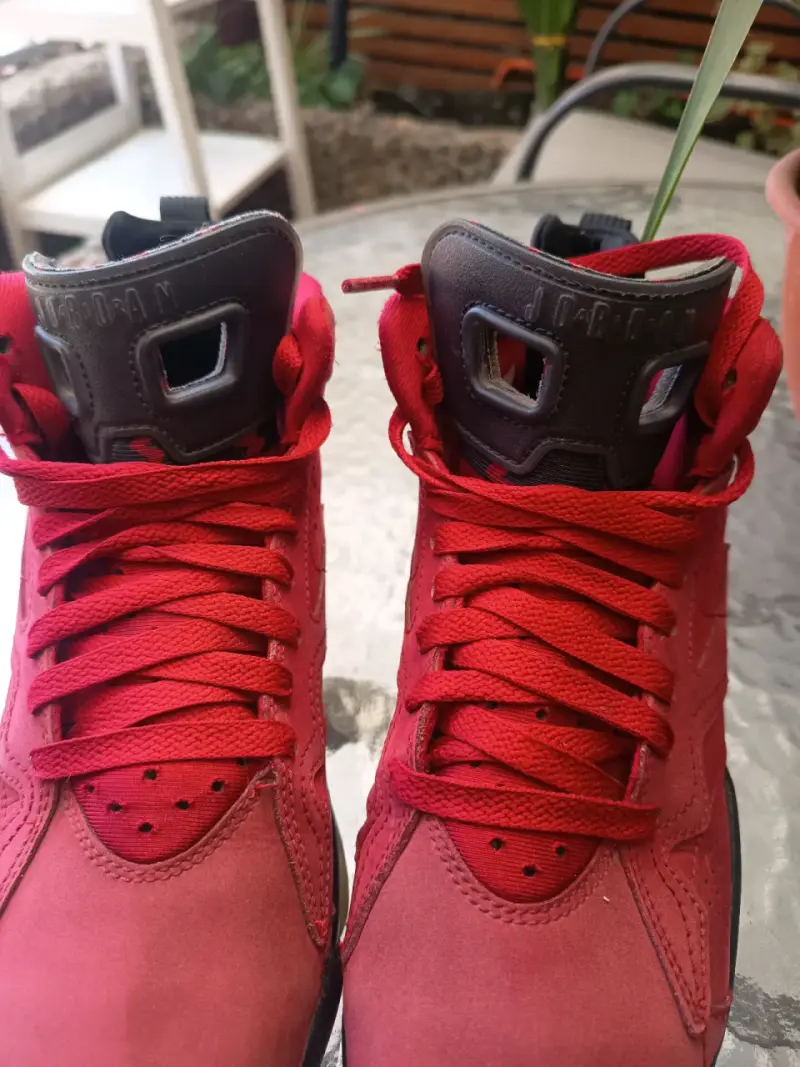 Zapatillas rojas deportivas - 2