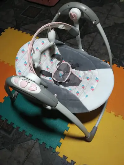 Silla mecedora para bebé - miniatura 2