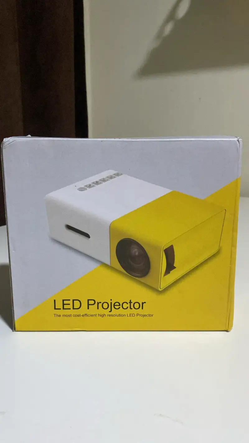 Proyector LED compacto amarillo - 1