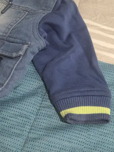 Chaqueta infantil denim con capucha - miniatura 4