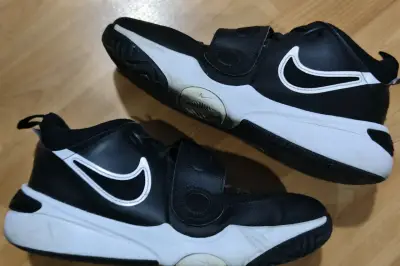 Zapatillas deportivas negras Nike - miniatura 1