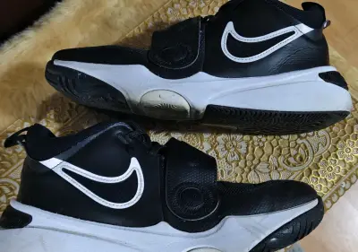 Zapatillas deportivas negras Nike - miniatura 3