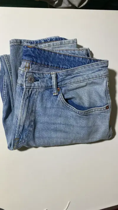 Jeans mezclilla azul claro. Talla 42/44 - miniatura 1