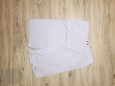 Shorts deportivos grises - miniatura 3